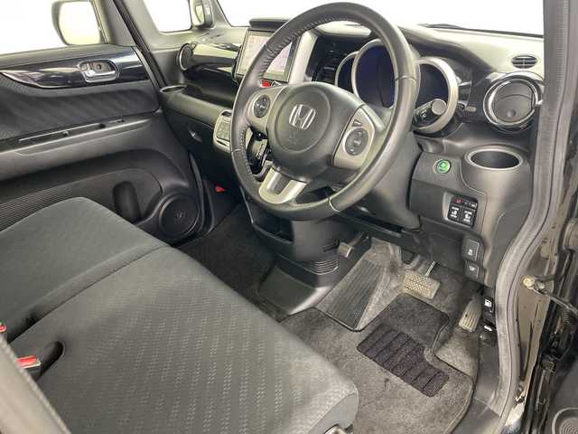 ホンダ Ｎ ＢＯＸ カスタム G ターボSSパッケージ 道央・札幌 2014(平26)年 7.8万km スマートブラック ・4WD/・純正ナビ/・BT&CD&DVD&SD&USB&フルセグTV/・バックカメラ/・両側パワースライドドア/・クルーズコントロール/・シティブレーキアクティブシステム/・パドルシフト/・前席シートヒーター/・ECON/・オートライト/・プッシュスタート/・スマートキー/・電動格納ミラー/・積込サマータイヤ純正AW付