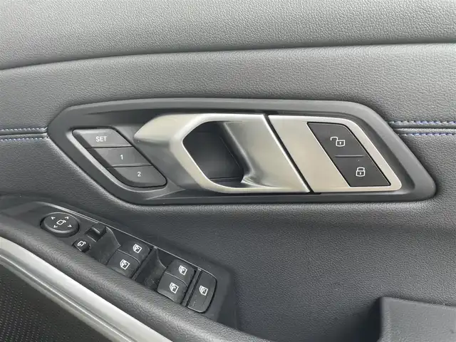 ＢＭＷ ３２０ｄ xDrive Mスポーツ 青森県 2020(令2)年 5.3万km アルピンホワイトⅢ ワンオーナー/イノベーションパッケージ/・BMWレーザー・ライト/・LEDフロント・ターン・インジケータ/・BMWセレクティブ・ビーム/・LEDコーナリング・ライト/・ハイビーム・アシスタント/・光軸自動調整機構付/・BMWヘッドアップ・ディスプレイ/・BMWジェスチャー・コントロール/コンフォートパッケージ/・オートマチック・トランク・リッド・オペレーション（オープン／クローズ）/・ストレージ・パッケージ（Type-C対応USBソケット、シートバック収納、トランク・ルーム内の収納ネット、荷物用フック）/・HiFiスピーカー・システム（205W、10スピーカー）/記録簿R4・R5・R6・R7有り/置くだけ充電/純正18AW/社外17AW冬タイヤ/前後コーナーセンサー/全方位・バックカメラ/フルセグTV/ヘッドアップディスプレイ/アダプティブレーダーライト/BSM/オプション前ドラレコ/D席＋N席パワーシート/シートヒーター/電動リアゲート/レーダークルーズコントロール