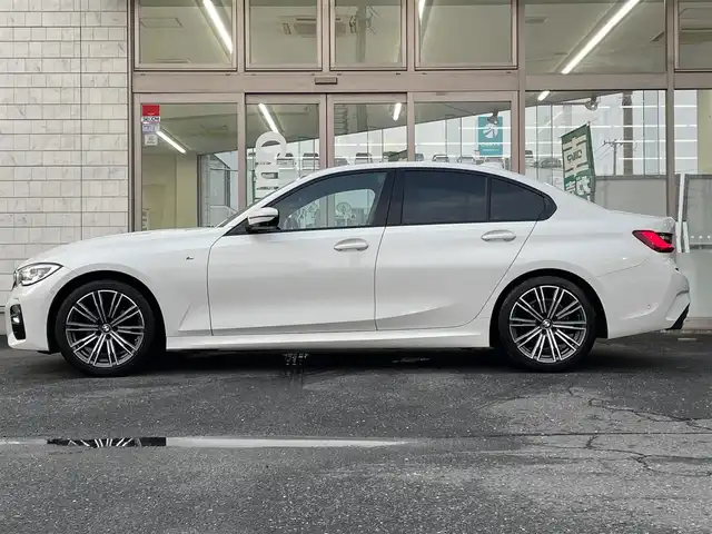 ＢＭＷ ３２０ｄ xDrive Mスポーツ 青森県 2020(令2)年 5.3万km アルピンホワイトⅢ ワンオーナー/イノベーションパッケージ/・BMWレーザー・ライト/・LEDフロント・ターン・インジケータ/・BMWセレクティブ・ビーム/・LEDコーナリング・ライト/・ハイビーム・アシスタント/・光軸自動調整機構付/・BMWヘッドアップ・ディスプレイ/・BMWジェスチャー・コントロール/コンフォートパッケージ/・オートマチック・トランク・リッド・オペレーション（オープン／クローズ）/・ストレージ・パッケージ（Type-C対応USBソケット、シートバック収納、トランク・ルーム内の収納ネット、荷物用フック）/・HiFiスピーカー・システム（205W、10スピーカー）/記録簿R4・R5・R6・R7有り/置くだけ充電/純正18AW/社外17AW冬タイヤ/前後コーナーセンサー/全方位・バックカメラ/フルセグTV/ヘッドアップディスプレイ/アダプティブレーダーライト/BSM/オプション前ドラレコ/D席＋N席パワーシート/シートヒーター/電動リアゲート/レーダークルーズコントロール