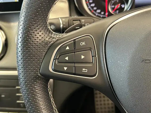 メルセデス・ベンツ ＧＬＡ２２０ 4マチック 岡山県 2019(令1)年 4.7万km 白 純正ナビ/Bカメラ/フルセグTV/PRG/ハーマンカードン/Pシフト/レーダーセーフティーパッケージ/ESP/ACC/アクティブブレーキアシスト/アテンションA/BSM/アクティブブレーキングA/ディストロ＋/プレミアムパッケージ/黒革シート/シートH/PWシート/LED/Aライト