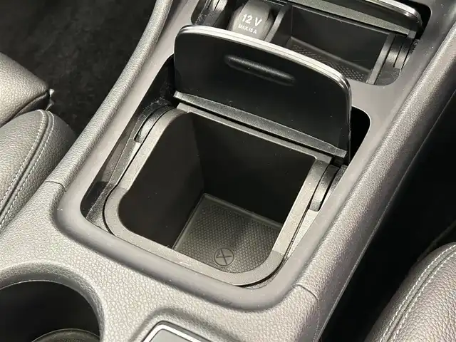 メルセデス・ベンツ ＧＬＡ２２０ 4マチック 岡山県 2019(令1)年 4.7万km 白 純正ナビ/Bカメラ/フルセグTV/PRG/ハーマンカードン/Pシフト/レーダーセーフティーパッケージ/ESP/ACC/アクティブブレーキアシスト/アテンションA/BSM/アクティブブレーキングA/ディストロ＋/プレミアムパッケージ/黒革シート/シートH/PWシート/LED/Aライト