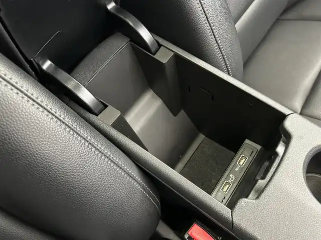 メルセデス・ベンツ ＧＬＡ２２０ 4マチック 岡山県 2019(令1)年 4.7万km 白 純正ナビ/Bカメラ/フルセグTV/PRG/ハーマンカードン/Pシフト/レーダーセーフティーパッケージ/ESP/ACC/アクティブブレーキアシスト/アテンションA/BSM/アクティブブレーキングA/ディストロ＋/プレミアムパッケージ/黒革シート/シートH/PWシート/LED/Aライト