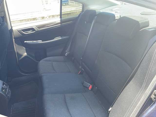 スバル レガシィ Ｂ４ ベース 福岡県 2016(平28)年 10.4万km ダークブルーパール ワンオーナー/純正ナビ（Blouetooth）/フルセグTV（DVD・CD再生機能あり）/プレミアムサウンド（haman kardon)/ドライブレコーダー（前方のみ）/USB入力端子/ビルトインETC/MTモード付AT車/パワーウィンドウ/クルーズコントロール（追従あり）/電動リアゲート/純正フロアマット/純正アルミホイール/横滑り防止装置/レーンキープアシスト/盗難防止装置/ダウンヒルアシストコントロール/衝突被害軽減システム/パワーステアリング/ABS/エアバッグ（運転席・助手席・サイド）/プッシュスタート/スマートキー/スペアキー/保証書/取扱説明書