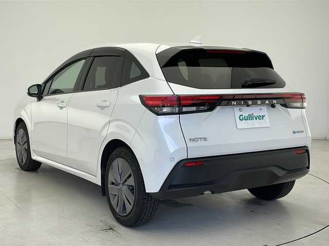 日産 ノート X 千葉県 2023(令5)年 1.1万km ピュアホワイトパール 車線逸脱警報/衝突軽減ブレーキ/クリアランスソナー/標識認識機能/純正メモリナビ（MM223D-L)/　Bluetooth/フルセグTV/バックカメラ/社外ETC/純正ドライブレコーダー前方/電動パーキング/オートホールド/レザー調シートカバー/社外フロアマット/ドアバイザー/アイドリングストップ