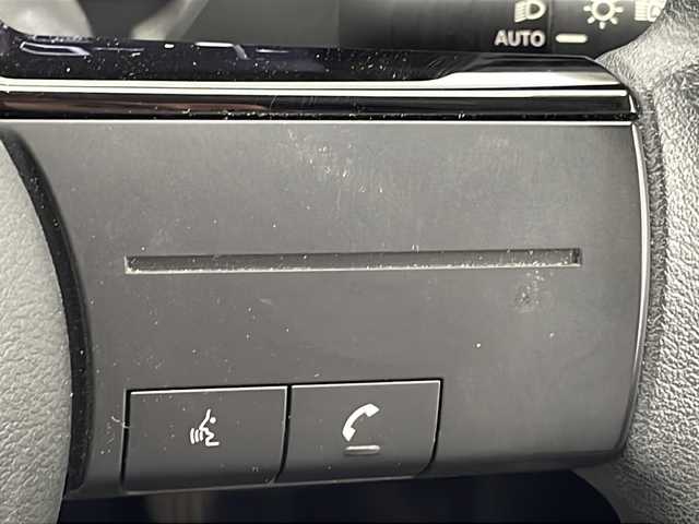 日産 ノート X 千葉県 2023(令5)年 1.1万km ピュアホワイトパール 車線逸脱警報/衝突軽減ブレーキ/クリアランスソナー/標識認識機能/純正メモリナビ（MM223D-L)/　Bluetooth/フルセグTV/バックカメラ/社外ETC/純正ドライブレコーダー前方/電動パーキング/オートホールド/レザー調シートカバー/社外フロアマット/ドアバイザー/アイドリングストップ