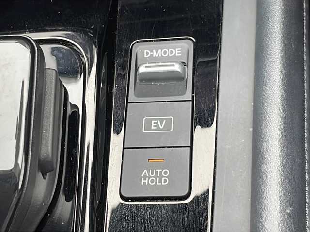 日産 ノート X 千葉県 2023(令5)年 1.1万km ピュアホワイトパール 車線逸脱警報/衝突軽減ブレーキ/クリアランスソナー/標識認識機能/純正メモリナビ（MM223D-L)/　Bluetooth/フルセグTV/バックカメラ/社外ETC/純正ドライブレコーダー前方/電動パーキング/オートホールド/レザー調シートカバー/社外フロアマット/ドアバイザー/アイドリングストップ