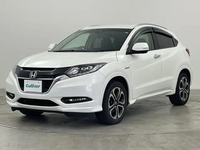 ホンダ ヴェゼル ハイブリッド Z 群馬県 2017(平29)年 7.4万km プラチナホワイトパール 純正８型ナビ　バックカメラ　アダプティブクルーズコントロール　レーンキープアシスト　衝突被害軽減ブレーキ　シートヒーター　ＬＥＤヘッドライト　ドライブレコーダー　ＥＴＣ　純正アルミホイール　禁煙車