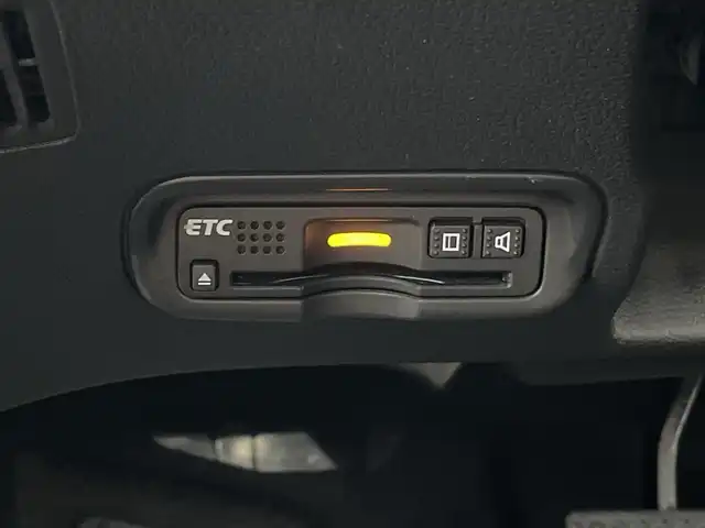 ホンダ ヴェゼル ハイブリッド Z 群馬県 2017(平29)年 7.4万km プラチナホワイトパール 純正８型ナビ　バックカメラ　アダプティブクルーズコントロール　レーンキープアシスト　衝突被害軽減ブレーキ　シートヒーター　ＬＥＤヘッドライト　ドライブレコーダー　ＥＴＣ　純正アルミホイール　禁煙車