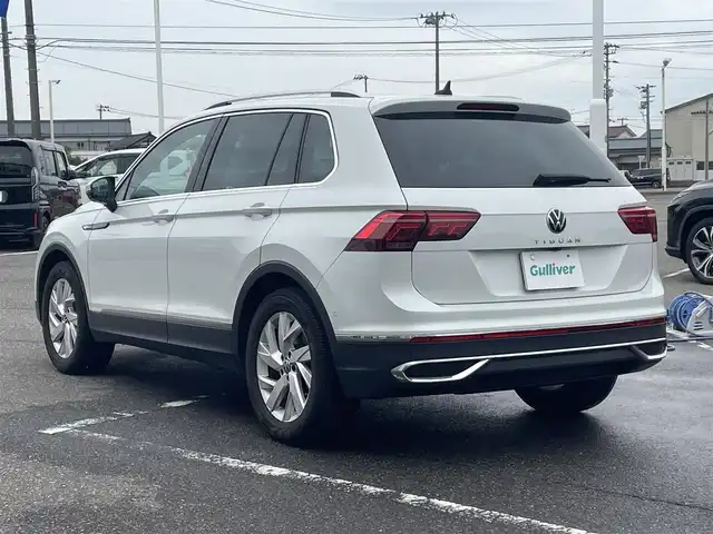 フォルクスワーゲン ＶＷ ティグアン TSI エレガンス 新潟県 2021(令3)年 3万km オリックスホワイトパールエフェクト 純正ナビ/(Bluetooth/AppleCarPlay/AndroidAuto)/フルセグTV/衝突軽減ブレーキ/レーンキープアシスト/レーダークルーズコントロール/全方位カメラ/バックカメラ/全席シートヒーター/電動リアゲート/パーキングアシスト/ヘッドアップディスプレイ/ドライブレコーダー（前後）/ビルトインETC/プッシュスタート/スマートキー/スペアキー×1/保証書