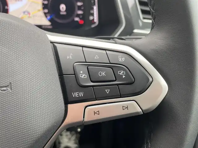 フォルクスワーゲン ＶＷ ティグアン TSI エレガンス 新潟県 2021(令3)年 3万km オリックスホワイトパールエフェクト 純正ナビ/(Bluetooth/AppleCarPlay/AndroidAuto)/フルセグTV/衝突軽減ブレーキ/レーンキープアシスト/レーダークルーズコントロール/全方位カメラ/バックカメラ/全席シートヒーター/電動リアゲート/パーキングアシスト/ヘッドアップディスプレイ/ドライブレコーダー（前後）/ビルトインETC/プッシュスタート/スマートキー/スペアキー×1/保証書