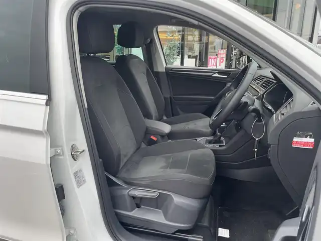 フォルクスワーゲン ＶＷ ティグアン TSI エレガンス 新潟県 2021(令3)年 3万km オリックスホワイトパールエフェクト 純正ナビ/(Bluetooth/AppleCarPlay/AndroidAuto)/フルセグTV/衝突軽減ブレーキ/レーンキープアシスト/レーダークルーズコントロール/全方位カメラ/バックカメラ/全席シートヒーター/電動リアゲート/パーキングアシスト/ヘッドアップディスプレイ/ドライブレコーダー（前後）/ビルトインETC/プッシュスタート/スマートキー/スペアキー×1/保証書