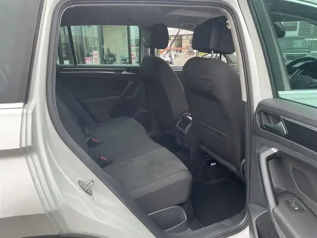 フォルクスワーゲン ＶＷ ティグアン TSI エレガンス 新潟県 2021(令3)年 3万km オリックスホワイトパールエフェクト 純正ナビ/(Bluetooth/AppleCarPlay/AndroidAuto)/フルセグTV/衝突軽減ブレーキ/レーンキープアシスト/レーダークルーズコントロール/全方位カメラ/バックカメラ/全席シートヒーター/電動リアゲート/パーキングアシスト/ヘッドアップディスプレイ/ドライブレコーダー（前後）/ビルトインETC/プッシュスタート/スマートキー/スペアキー×1/保証書