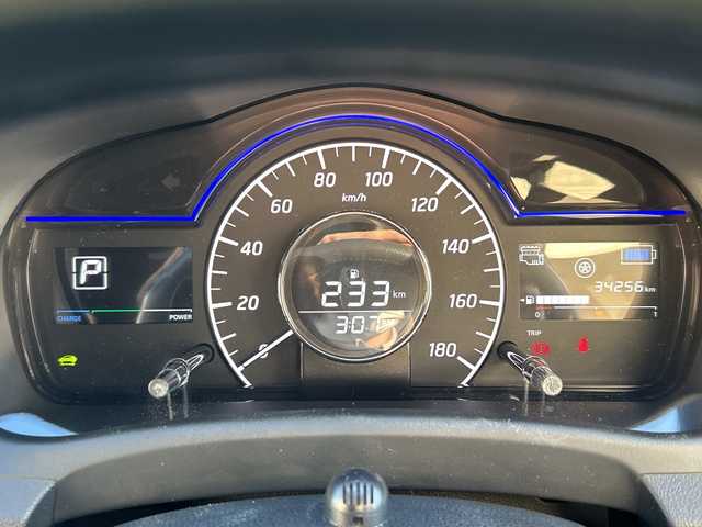 日産 ノート e－パワー X 茨城県 2018(平30)年 3.5万km スーパーブラック 純正メモリナビ【MM318D-W】/(地デジTV・CD・DVD・BT・ラジオ再生)/レーダークルーズコントロール/エマージェンシーブレーキ/コーナーセンサー/ドライブレコーダー/ETC/オートライト/LEDヘッドライト/純正15inアルミホイール/純正フロアマット/スマートキー