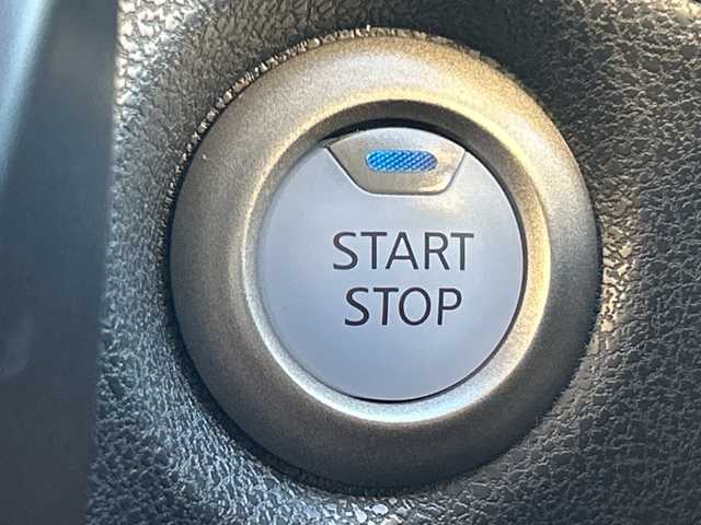 日産 ノート e－パワー X 茨城県 2018(平30)年 3.5万km スーパーブラック 純正メモリナビ【MM318D-W】/(地デジTV・CD・DVD・BT・ラジオ再生)/レーダークルーズコントロール/エマージェンシーブレーキ/コーナーセンサー/ドライブレコーダー/ETC/オートライト/LEDヘッドライト/純正15inアルミホイール/純正フロアマット/スマートキー