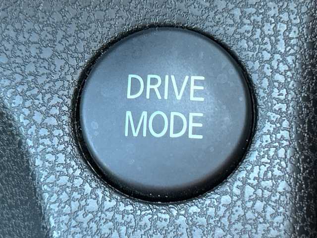 日産 ノート e－パワー X 茨城県 2018(平30)年 3.5万km スーパーブラック 純正メモリナビ【MM318D-W】/(地デジTV・CD・DVD・BT・ラジオ再生)/レーダークルーズコントロール/エマージェンシーブレーキ/コーナーセンサー/ドライブレコーダー/ETC/オートライト/LEDヘッドライト/純正15inアルミホイール/純正フロアマット/スマートキー