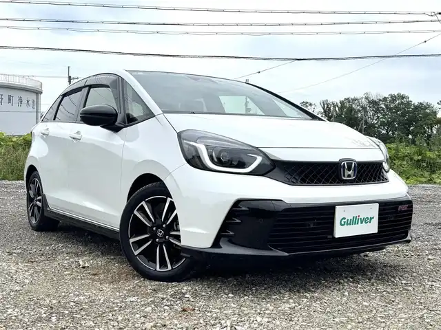 ホンダ フィット e:HEV RS 兵庫県 2023(令5)年 0.9万km プラチナホワイトパール 純正ナビ/フルセグTV/バックカメラ/Bluetooth接続可/純正15インチAW/LEDヘッドライト/ハーフレザーシート/レーダークルコン/AUTOライト/LEDヘッドライト/純正16インチアルミホイール