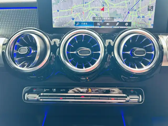 メルセデス・ベンツ Ｍ・ベンツ ＧＬＢ２００ｄ 4マチック 大阪府 2022(令4)年 1.4万km コスモスブラック レーダーセーフティP/ハーフレザー/シートヒーター/純正ナビ/TV/360度カメラ/ACC/純正18インチAW/LEDヘッドライト/アンビエントライト/電動リアゲート/ブラインドスポット/クリアランスソナー/ETC/ドラレコ/パドルシフト/ルーフレール
