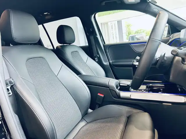 メルセデス・ベンツ Ｍ・ベンツ ＧＬＢ２００ｄ 4マチック 大阪府 2022(令4)年 1.4万km コスモスブラック レーダーセーフティP/ハーフレザー/シートヒーター/純正ナビ/TV/360度カメラ/ACC/純正18インチAW/LEDヘッドライト/アンビエントライト/電動リアゲート/ブラインドスポット/クリアランスソナー/ETC/ドラレコ/パドルシフト/ルーフレール