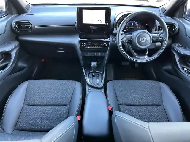 トヨタ ヤリスクロス ハイブリッド Z 福島県 2025(令7)年 0.9万km ブラックマイカ/プラチナホワイトパールマイカ トヨタセーフティセンス/・プリクラッシュセーフティ/・レーントレーシングアシスト/・レーダークルーズコントロール/・オートマチックハイビーム/・ロードサインアシスト/・緊急時操舵支援/ブラインドスポットモニター/純正ディスプレイオーディオ/【Tコネクトナビ/USB/HDMI/Bluetooth/TV/Miracast】/パノラミックビューモニター/ビルトインETC2.0/運転席パワーシート/前席シートヒーター/本革巻きステアリング/・ステアリングヒーター/・ステアリングリモコン/LEDヘッドライト/・オートライト/スマートキー/・プッシュスタート/社外フロアマット/取扱説明書/新車時保証書