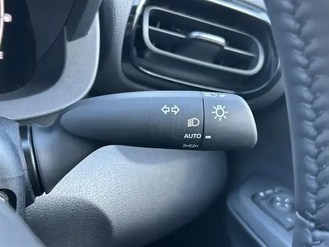 トヨタ ヤリスクロス ハイブリッド Z 福島県 2025(令7)年 0.9万km ブラックマイカ/プラチナホワイトパールマイカ トヨタセーフティセンス/・プリクラッシュセーフティ/・レーントレーシングアシスト/・レーダークルーズコントロール/・オートマチックハイビーム/・ロードサインアシスト/・緊急時操舵支援/ブラインドスポットモニター/純正ディスプレイオーディオ/【Tコネクトナビ/USB/HDMI/Bluetooth/TV/Miracast】/パノラミックビューモニター/ビルトインETC2.0/運転席パワーシート/前席シートヒーター/本革巻きステアリング/・ステアリングヒーター/・ステアリングリモコン/LEDヘッドライト/・オートライト/スマートキー/・プッシュスタート/社外フロアマット/取扱説明書/新車時保証書