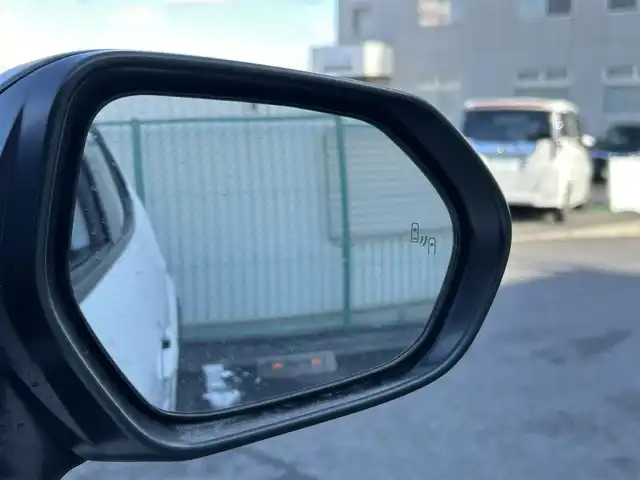 トヨタ ヤリスクロス ハイブリッド Z 福島県 2025(令7)年 0.9万km ブラックマイカ/プラチナホワイトパールマイカ トヨタセーフティセンス/・プリクラッシュセーフティ/・レーントレーシングアシスト/・レーダークルーズコントロール/・オートマチックハイビーム/・ロードサインアシスト/・緊急時操舵支援/ブラインドスポットモニター/純正ディスプレイオーディオ/【Tコネクトナビ/USB/HDMI/Bluetooth/TV/Miracast】/パノラミックビューモニター/ビルトインETC2.0/運転席パワーシート/前席シートヒーター/本革巻きステアリング/・ステアリングヒーター/・ステアリングリモコン/LEDヘッドライト/・オートライト/スマートキー/・プッシュスタート/社外フロアマット/取扱説明書/新車時保証書