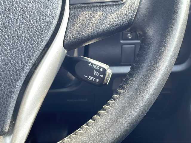 トヨタ ヴォクシー ハイブリッド ZS 煌Ⅱ 島根県 2020(令2)年 8.1万km ブラック 純正SDナビ（NSZT-W68T）/バックカメラ/ビルトインETC/前後ドライブレコーダー/両側パワースライドドア/クルーズコントロール/プリクラッシュセーフティシステム/プッシュスタート/シートヒーター/LEDヘッドライト/オートハイビーム/ISOFIX/純正16インチAW積み込み/純正フロアマット/保証書/取扱説明書/スペアキー