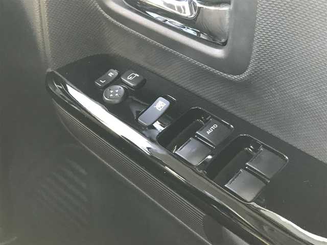 スズキ スペーシア カスタム HYBRID XS 富山県 2021(令3)年 2.3万km ピュアホワイトパール/ブラック2トーン 純正ナビ/フルセグTV/Bluetooth/全周囲カメラ/衝突被害軽減ブレーキ/コーナーセンサー/レーンキープアシスト/レーダークルーズコントロール/両側パワースライドドア/プッシュスタート/スマートキー/革巻きステアリング/ステアリングスイッチ/ETC