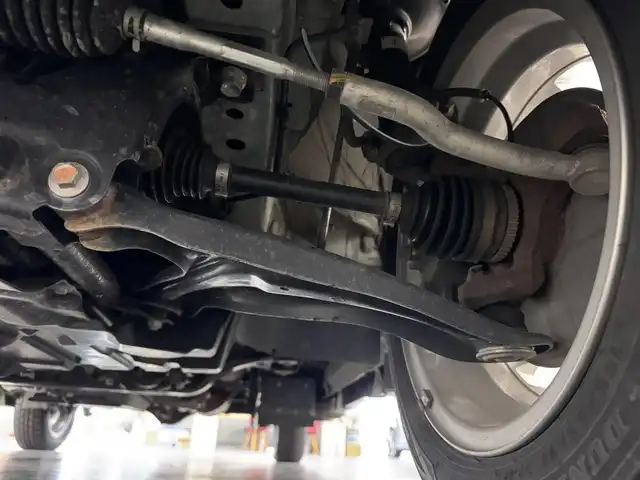日産 ＮＶ１００クリッパー リオ G 三重県 2017(平29)年 7.8万km ガーデニングアクアM ガソリン・ターボ/フルタイム4WD/インパネ4AT/カロッツェリア 7インチ『楽ナビ』 AVIC-RZ700/（CD/DVD/SD/FM/AM/TV/Bluetooth/iPod/USB/AUX）/両側パワースライドドア/ETC/安全/・インテリジェント エマージェンシーブレーキ/・踏み間違い衝突防止アシスト/・TCS機能（トラクションコントロール）/・VDC（ビークルダイナミクスコントロール（TCS機能含む）/など/装備/・ベッドキット/・オートステップ/・シートヒーター（D）/・オートエアコン/・オートライト/・ディスチャージヘッドライト（HID）/・ステアリングスイッチ/・プッシュスタート/・スマートキーx2/・純正14inAW/・社外14inAWあり/など