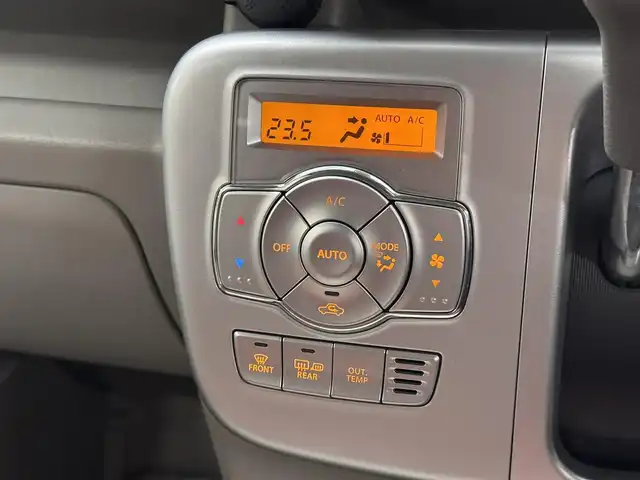 日産 ＮＶ１００クリッパー リオ G 三重県 2017(平29)年 7.8万km ガーデニングアクアM ガソリン・ターボ/フルタイム4WD/インパネ4AT/カロッツェリア 7インチ『楽ナビ』 AVIC-RZ700/（CD/DVD/SD/FM/AM/TV/Bluetooth/iPod/USB/AUX）/両側パワースライドドア/ETC/安全/・インテリジェント エマージェンシーブレーキ/・踏み間違い衝突防止アシスト/・TCS機能（トラクションコントロール）/・VDC（ビークルダイナミクスコントロール（TCS機能含む）/など/装備/・ベッドキット/・オートステップ/・シートヒーター（D）/・オートエアコン/・オートライト/・ディスチャージヘッドライト（HID）/・ステアリングスイッチ/・プッシュスタート/・スマートキーx2/・純正14inAW/・社外14inAWあり/など