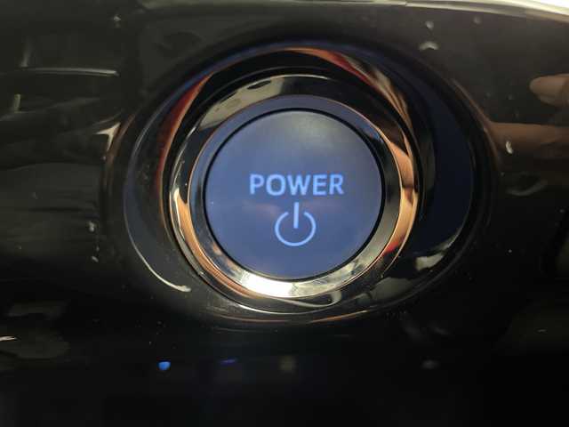 トヨタ プリウス ＰＨＶ A レザーパッケージ 岐阜県 2017(平29)年 6万km グレーメタリック 純正11.6インチメモリナビ/フルセグ/BT/USB/AM/FM/バックカメラ/トヨタセーフティセンス/・プリクラッシュセーフティ/・レーンディパーチャーアラート/・オートマチックハイビーム/・レーダークルーズコントロール/ブラインドスポットモニター/パーキングアシスト/クリアランスソナー/ビルトインETC/純正ドライブレコーダー/レザーシート/前席シートヒーター/革巻きステアリング/ステアリングヒーター/LEDオートライト/フォグランプ/純正フロアマット/サイドバイザー/純正ラゲージマット/プッシュスタート/スペアキー