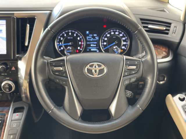 トヨタ アルファード X 愛知県 2020(令2)年 5万km ホワイトパールクリスタルシャイン 純正9型ディスプレイオーディオナビ/フリップダウンモニター/両側パワースライドドア/レーダークルーズコントロール/バックカメラ/コーナーセンサー/純正アルミホイール/ETC2.0/LEDヘッドライト/リアオートエアコン/オートマチックハイビーム/ドライブレコーダー/衝突軽減システム/フルセグ/CD DVD/Bluetooth/ステアリングスイッチ/スマートキー/プッシュスタート