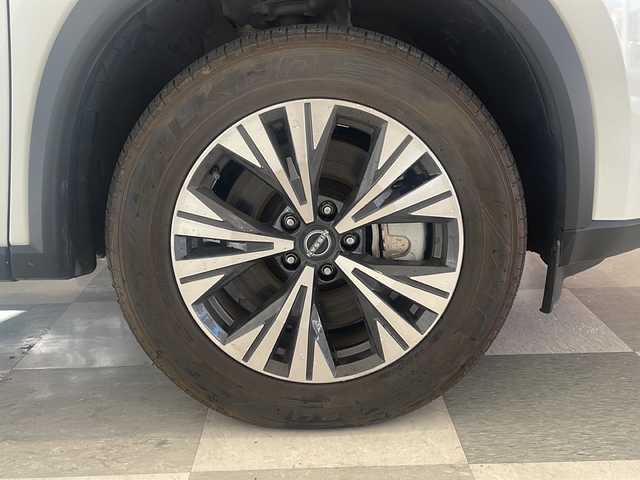 日産 エクストレイル X e－4ORCE 福井県 2022(令4)年 2.4万km ブリリアントホワイトパール ワンオーナー/日産純正12.3インチナビ/【AM/FM/フルセグ/BT/USB】/Apple CarPlay/バック・サイド・フロントカメラ/アラウンドビューモニター/ビルトインETC2.0/ブラインドスポットモニター/デジタルルームミラー/ルーフレール/パワーバッグドア/日産プロパイロット/・360°セーフティアシスト/・ハンドル支援/・車線逸脱防止支援/・後側方車両検知/・前方衝突防止/・踏み間違い衝突防止/・標識認識機能/・ルート減速支援/・駐車支援/オートハイビーム/純正18インチアルミ/革巻きステアリング/ステアリングヒーター/全席シートヒーター/前席パワーシート/1500Wコンセント/電動パーキングブレーキ/オートブレーキホールド/ダウンヒルアシスト