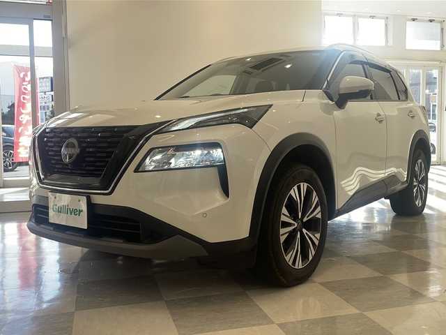 日産 エクストレイル X e－4ORCE 福井県 2022(令4)年 2.4万km ブリリアントホワイトパール ワンオーナー/日産純正12.3インチナビ/【AM/FM/フルセグ/BT/USB】/Apple CarPlay/バック・サイド・フロントカメラ/アラウンドビューモニター/ビルトインETC2.0/ブラインドスポットモニター/デジタルルームミラー/ルーフレール/パワーバッグドア/日産プロパイロット/・360°セーフティアシスト/・ハンドル支援/・車線逸脱防止支援/・後側方車両検知/・前方衝突防止/・踏み間違い衝突防止/・標識認識機能/・ルート減速支援/・駐車支援/オートハイビーム/純正18インチアルミ/革巻きステアリング/ステアリングヒーター/全席シートヒーター/前席パワーシート/1500Wコンセント/電動パーキングブレーキ/オートブレーキホールド/ダウンヒルアシスト