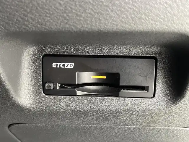 日産 エクストレイル X e－4ORCE 福井県 2022(令4)年 2.4万km ブリリアントホワイトパール 純正12.3インチナビ/【AM/FM/フルセグ/BT/USB】/Apple CarPlay/バック・サイド・フロントカメラ/アラウンドビューモニター/ビルトインETC2.0/ブラインドスポットモニター/デジタルインナーミラー/ルーフレール/パワーバックドア/プロパイロット/・360°セーフティアシスト/・ハンドル支援/・車線逸脱防止支援/・後側方車両検知/・前方衝突防止/・踏み間違い衝突防止/・標識認識機能/・ルート減速支援/・駐車支援/オートハイビーム/純正18インチアルミ/革巻きステアリング/ステアリングヒーター/全席シートヒーター/前席パワーシート/1500Wコンセント/電動パーキングブレーキ/オートブレーキホールド/ダウンヒルアシスト