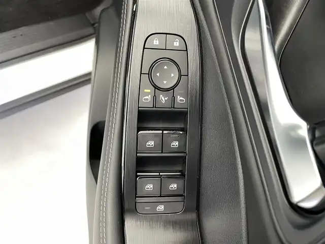 日産 エクストレイル X e－4ORCE 福井県 2022(令4)年 2.4万km ブリリアントホワイトパール 純正12.3インチナビ/【AM/FM/フルセグ/BT/USB】/Apple CarPlay/バック・サイド・フロントカメラ/アラウンドビューモニター/ビルトインETC2.0/ブラインドスポットモニター/デジタルインナーミラー/ルーフレール/パワーバックドア/プロパイロット/・360°セーフティアシスト/・ハンドル支援/・車線逸脱防止支援/・後側方車両検知/・前方衝突防止/・踏み間違い衝突防止/・標識認識機能/・ルート減速支援/・駐車支援/オートハイビーム/純正18インチアルミ/革巻きステアリング/ステアリングヒーター/全席シートヒーター/前席パワーシート/1500Wコンセント/電動パーキングブレーキ/オートブレーキホールド/ダウンヒルアシスト