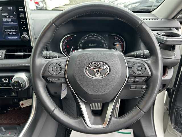 トヨタ ＲＡＶ４ G Zパッケージ 大阪府 2019(令1)年 2.4万km ホワイトパールクリスタルシャイン ブラインドスポットモニター/社外ナビ(BT/フルセグ/DVD)/レーダークルーズコントロール/プリクラッシュセーフティー/レーンキープアシスト/盗難防止装置/横滑り防止装置/ETC/LEDヘッドライト/オートライト/オートマチックハイビーム/レザーシート/シートヒーター/パワーシート/シートメモリー/電動リアゲート/ルーフレール/純正フロアマット/純正アルミホイール/スペアキー(1本)