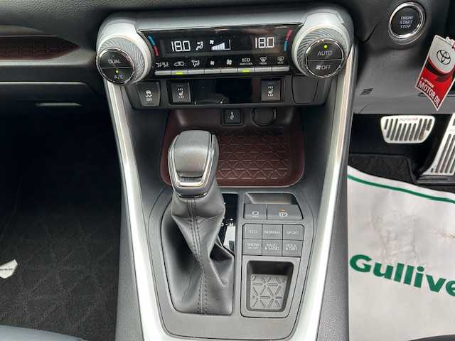 トヨタ ＲＡＶ４ G Zパッケージ 大阪府 2019(令1)年 2.4万km ホワイトパールクリスタルシャイン ブラインドスポットモニター/社外ナビ(BT/フルセグ/DVD)/レーダークルーズコントロール/プリクラッシュセーフティー/レーンキープアシスト/盗難防止装置/横滑り防止装置/ETC/LEDヘッドライト/オートライト/オートマチックハイビーム/レザーシート/シートヒーター/パワーシート/シートメモリー/電動リアゲート/ルーフレール/純正フロアマット/純正アルミホイール/スペアキー(1本)