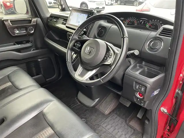 ホンダ Ｎ ＢＯＸ 2トン カスタム G L ターボ ホンダセンシング 滋賀県 2020(令2)年 6.1万km ミラノレッド 純正8インチナビ/【Bluetooth/CD/DVD/HDMI/フルセグTV】/バックカメラ/ETC/両側パワースライドドア/ハーフレザーシート/シートヒーター/LEDヘッドライト/ホンダセンシング/●衝突軽減ブレーキ/●誤発進抑制機能/●歩行者事故低減ステアリング/●先行車発進お知らせ機能/●標識認識機能/●路外逸脱抑制機能/●アダプティブ・クルーズ・コントロール/●車線維持支援システム/●後方誤発進抑制機能/●オートハイビーム/ステアリングスイッチ/スマートキー