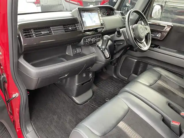 ホンダ Ｎ ＢＯＸ 2トン カスタム G L ターボ ホンダセンシング 滋賀県 2020(令2)年 6.1万km ミラノレッド 純正8インチナビ/【Bluetooth/CD/DVD/HDMI/フルセグTV】/バックカメラ/ETC/両側パワースライドドア/ハーフレザーシート/シートヒーター/LEDヘッドライト/ホンダセンシング/●衝突軽減ブレーキ/●誤発進抑制機能/●歩行者事故低減ステアリング/●先行車発進お知らせ機能/●標識認識機能/●路外逸脱抑制機能/●アダプティブ・クルーズ・コントロール/●車線維持支援システム/●後方誤発進抑制機能/●オートハイビーム/ステアリングスイッチ/スマートキー