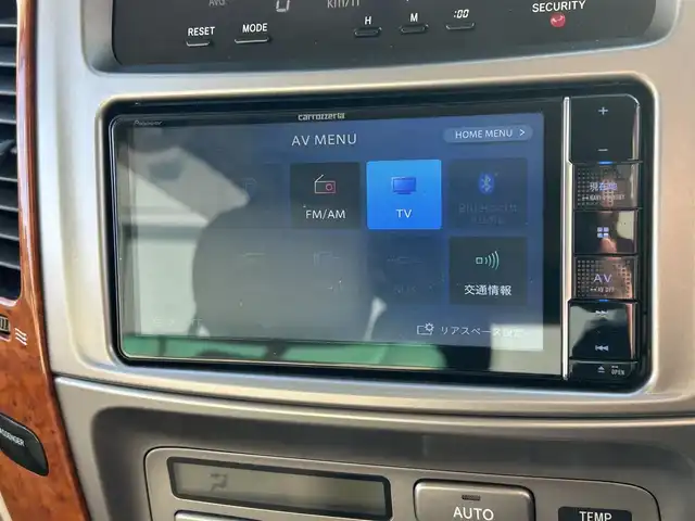 トヨタ ランドクルーザー VX－LTD Gセレクション 福岡県 2007(平19)年 6.4万km ホワイトパールクリスタルシャイン 前後ドラレコ/クルーズコントロール/SDナビ/・バックカメラ/・フルセグTV/・AUX/ETC/パワーシート(D席＋N席)/純正フロアマット/社外AW/センターデフロック/レザーシート/シートヒーター(D席＋N席)/エアシート(D席＋N席)/ルーフレール