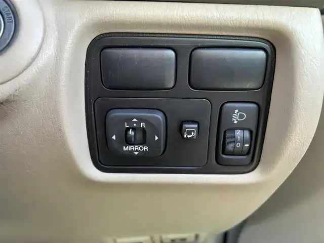 トヨタ ランドクルーザー VX－LTD Gセレクション 福岡県 2007(平19)年 6.4万km ホワイトパールクリスタルシャイン 前後ドラレコ/クルーズコントロール/SDナビ/・バックカメラ/・フルセグTV/・AUX/ETC/パワーシート(D席＋N席)/純正フロアマット/社外AW/センターデフロック/レザーシート/シートヒーター(D席＋N席)/エアシート(D席＋N席)/ルーフレール