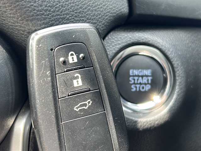 トヨタ ＲＡＶ４ G 石川県 2020(令2)年 4.2万km アティチュードブラックマイカ ワンオーナー/4WD/純正ディスプレイオーディオ/Bluetooth/フルセグＴＶ/ドライブレコーダー/全方位カメラ/ＥＴＣ/レーダークルーズコントロール/衝突警報装置/レーンアシスト/プッシュスタート/シートヒーター/LEDヘッドライト/オートライト/オートハイビーム/コーナーセンサー/パワーバックドア/ルーフレール/アルミ付きスタッドレス