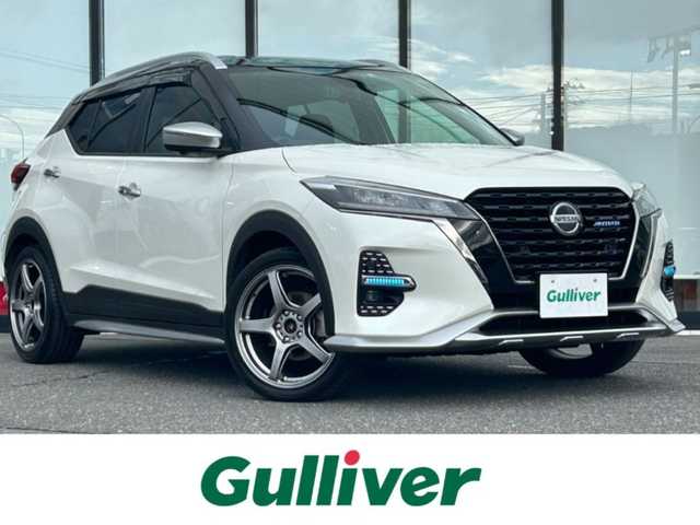 日産 キックス オーテック 山形県 2022(令4)年 2.1万km ブリリアントホワイトパール/ピュアブラック 2トーン 禁煙車/プロパイロット/純正ナビ/（Bluetooth/CD/DVD/フルセグ)/アラウンドビューモニター/前方純正ドライブレコーダー/デジタルインナーミラー/LEDオートライト/オートマチックハイビーム/フォグランプ/ステアリングスイッチ/電動パーキングブレーキ/オートブレーキホールド/ステアリングスイッチ/ステアリングヒーター/ETC/社外AW/純正フロアマット/社外AWスタッドレス(205/55/R17・6mm)4本積載/電動格納ウィンカーミラー/スマートキー×2/ドアバイザー