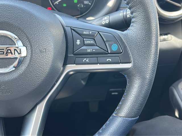 日産 キックス オーテック 山形県 2022(令4)年 2.1万km ブリリアントホワイトパール/ピュアブラック 2トーン 禁煙車/プロパイロット/純正ナビ/（Bluetooth/CD/DVD/フルセグ)/アラウンドビューモニター/前方純正ドライブレコーダー/デジタルインナーミラー/LEDオートライト/オートマチックハイビーム/フォグランプ/ステアリングスイッチ/電動パーキングブレーキ/オートブレーキホールド/ステアリングスイッチ/ステアリングヒーター/ETC/社外AW/純正フロアマット/社外AWスタッドレス(205/55/R17・6mm)4本積載/電動格納ウィンカーミラー/スマートキー×2/ドアバイザー