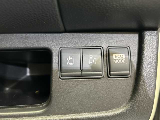 日産 セレナ ハイウェイスター S HV エアロ 愛媛県 2013(平25)年 10万km ブリリアントホワイトパール ＡＬＰＩＮＥ８型ナビ/フルセグ/Ｂｌｕｅｔｏｏｔｈ/ＡＬＰＩＮＥ１０．２型後席モニター/バックカメラ/ＥＴＣ/前方ドライブレコーダー/クルーズコントロール/両側電動スライドドア/オートライト/スペアキー