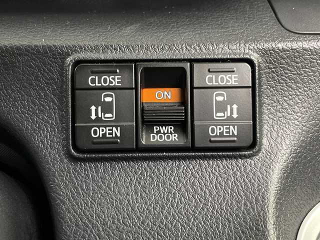 トヨタ シエンタ G クエロ 埼玉県 2019(令1)年 2.4万km ホワイトパールクリスタルシャイン 純正ナビ　NSZT-Y68T/（CD・DVD・フルセグTV・ラジオ・Bluetooth）/全方位カメラ/ビルトインETC/前方ドライブレコーダー/両側電動スライドドア/プッシュスタート/オートマチックハイビーム/レーンキープアシスト/衝突軽減ブレーキ/横滑り防止装置/ステアリングリモコン/アイドリングストップ/ルーフレール/電動格納ミラー/ウィンカーミラー/フロントフォグランプ/純正１６インチアルミホイール/社外フロアマット