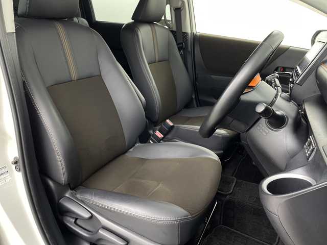 トヨタ シエンタ G クエロ 埼玉県 2019(令1)年 2.4万km ホワイトパールクリスタルシャイン 純正ナビ　NSZT-Y68T/（CD・DVD・フルセグTV・ラジオ・Bluetooth）/全方位カメラ/ビルトインETC/前方ドライブレコーダー/両側電動スライドドア/プッシュスタート/オートマチックハイビーム/レーンキープアシスト/衝突軽減ブレーキ/横滑り防止装置/ステアリングリモコン/アイドリングストップ/ルーフレール/電動格納ミラー/ウィンカーミラー/フロントフォグランプ/純正１６インチアルミホイール/社外フロアマット