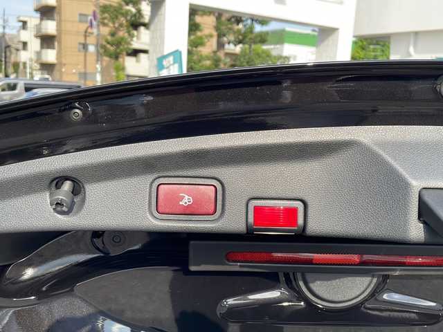 メルセデス・ベンツ Ｅ４００ 4マチック カブリオレ スポーツ 東京都 2018(平30)年 3.5万km オブシディアンブラック 新車時保証書　/取扱説明書　/アクティブブレーキアシスト/アクティブディスタンスアシストディストロニック/アクティブブラインドウスポット/アクティブレーンキーピングアシスト/アイドリングストップ/純正ナビ/フルセグTV/SD/BT/USB/AppleCarPlay/360度カメラ　ETC【DSRC】/ブルメスター/ドライブレコーダー【360度】/レザーシート/シートヒーター/Fベンチレーター/フロントメモリー付パワーシート/スマートキー×2/LEDヘッドライト/オートライト/パドルシフト付皮巻きハンドル/AMG19インチアルミ