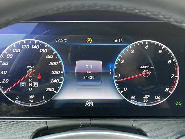 メルセデス・ベンツ Ｅ４００ 4マチック カブリオレ スポーツ 東京都 2018(平30)年 3.5万km オブシディアンブラック 新車時保証書　/取扱説明書　/アクティブブレーキアシスト/アクティブディスタンスアシストディストロニック/アクティブブラインドウスポット/アクティブレーンキーピングアシスト/アイドリングストップ/純正ナビ/フルセグTV/SD/BT/USB/AppleCarPlay/360度カメラ　ETC【DSRC】/ブルメスター/ドライブレコーダー【360度】/レザーシート/シートヒーター/Fベンチレーター/フロントメモリー付パワーシート/スマートキー×2/LEDヘッドライト/オートライト/パドルシフト付皮巻きハンドル/AMG19インチアルミ