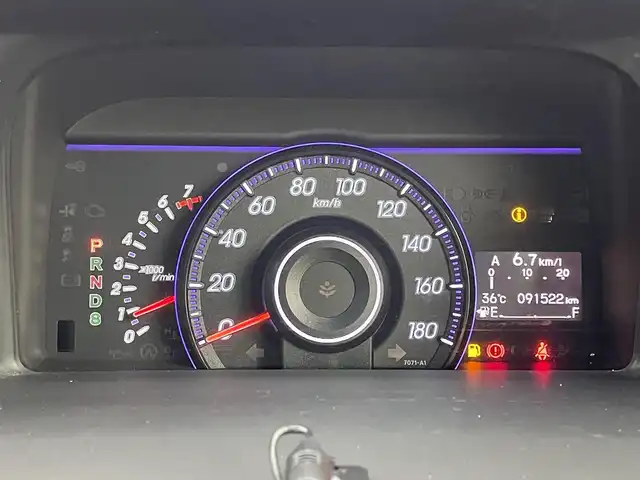 ホンダ ステップワゴン スパーダ Z クールスピリット 福岡県 2013(平25)年 9.2万km プレミアムスパークルブラックパール 純正９型ナビ（フルセグＴＶ）　/バックカメラ　/ビルトインＥＴＣ　/クルーズコントロール　/横滑り防止　/アイドリングストップ　/ＥＣＯＮ　/パドルシフト　/両側電動スライドドア　/ハーフレザー　/純正１７インチＡＷ